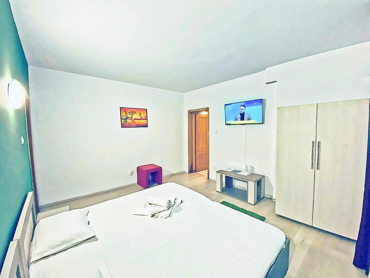 Central Unirii - Old Town Apartments Bukares Bagian luar foto