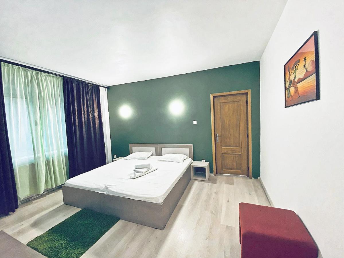 Central Unirii - Old Town Apartments Bukares Bagian luar foto