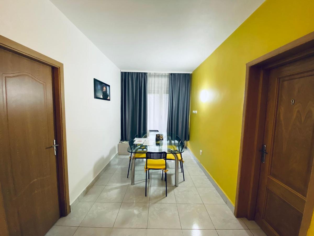 Central Unirii - Old Town Apartments Bukares Bagian luar foto