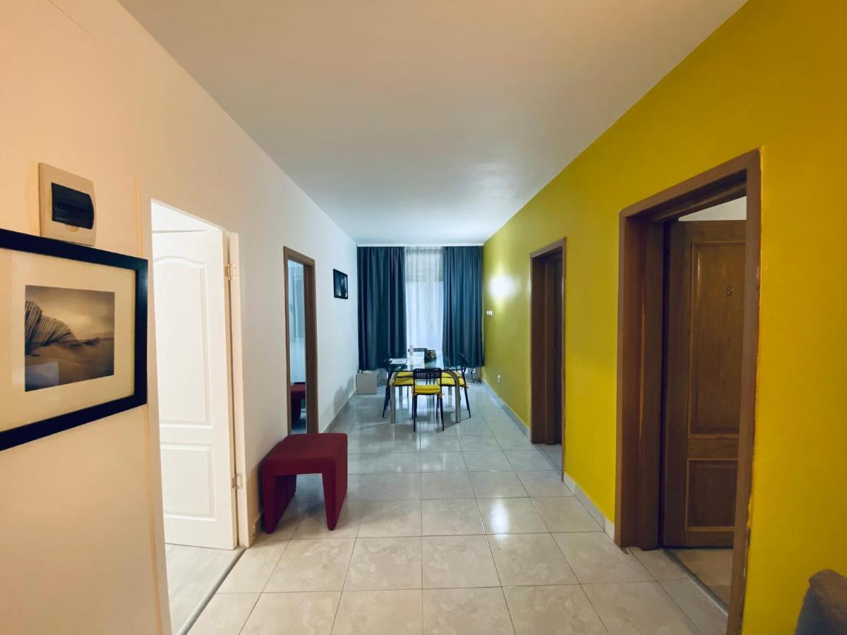 Central Unirii - Old Town Apartments Bukares Bagian luar foto