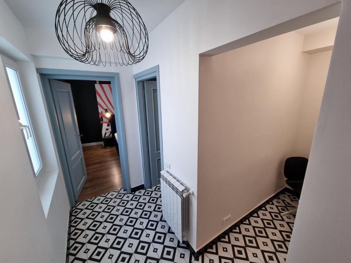Central Unirii - Old Town Apartments Bukares Bagian luar foto