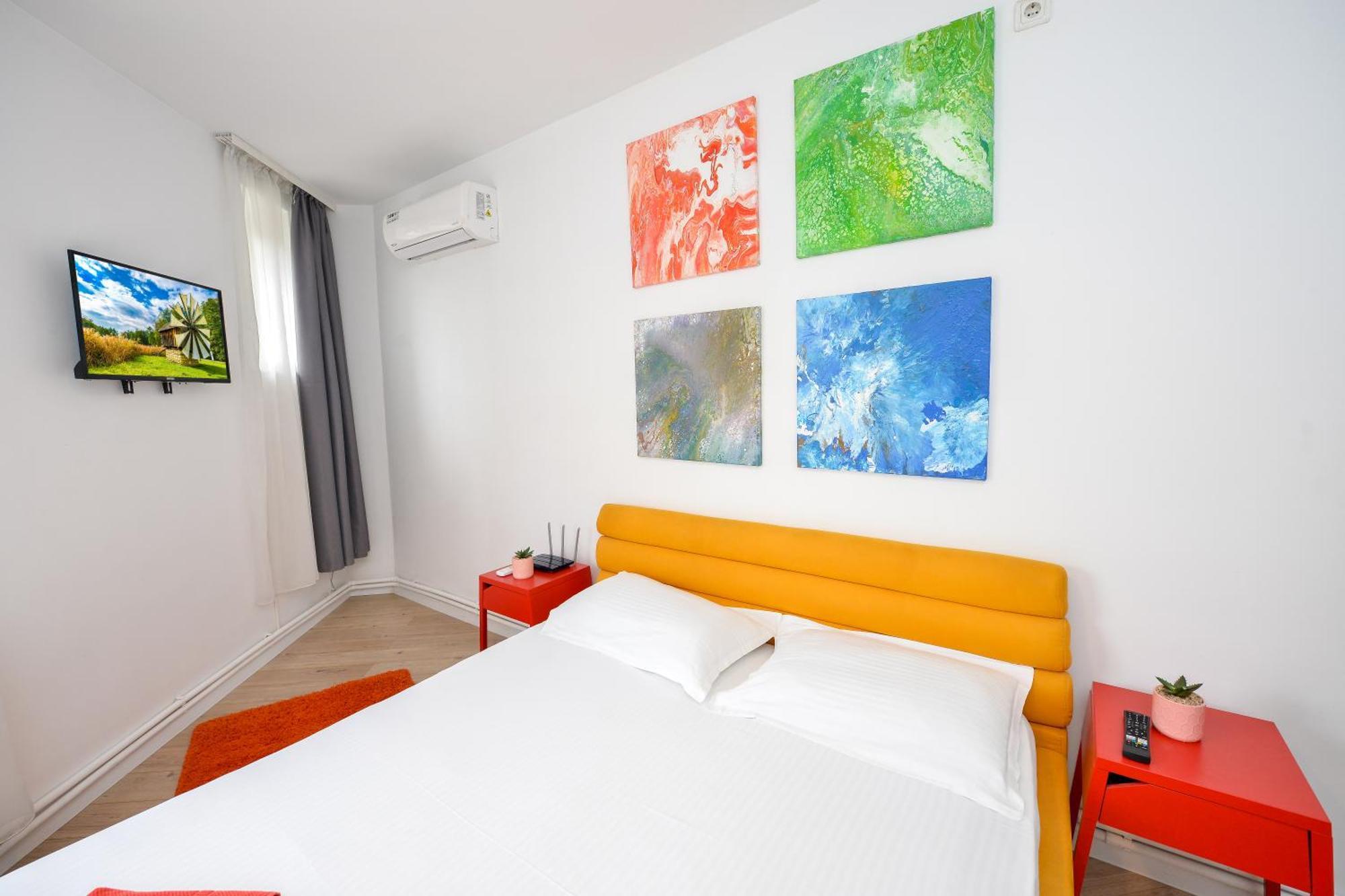 Central Unirii - Old Town Apartments Bukares Bagian luar foto