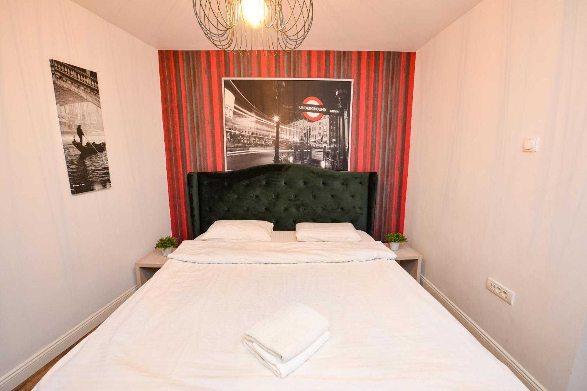 Central Unirii - Old Town Apartments Bukares Bagian luar foto