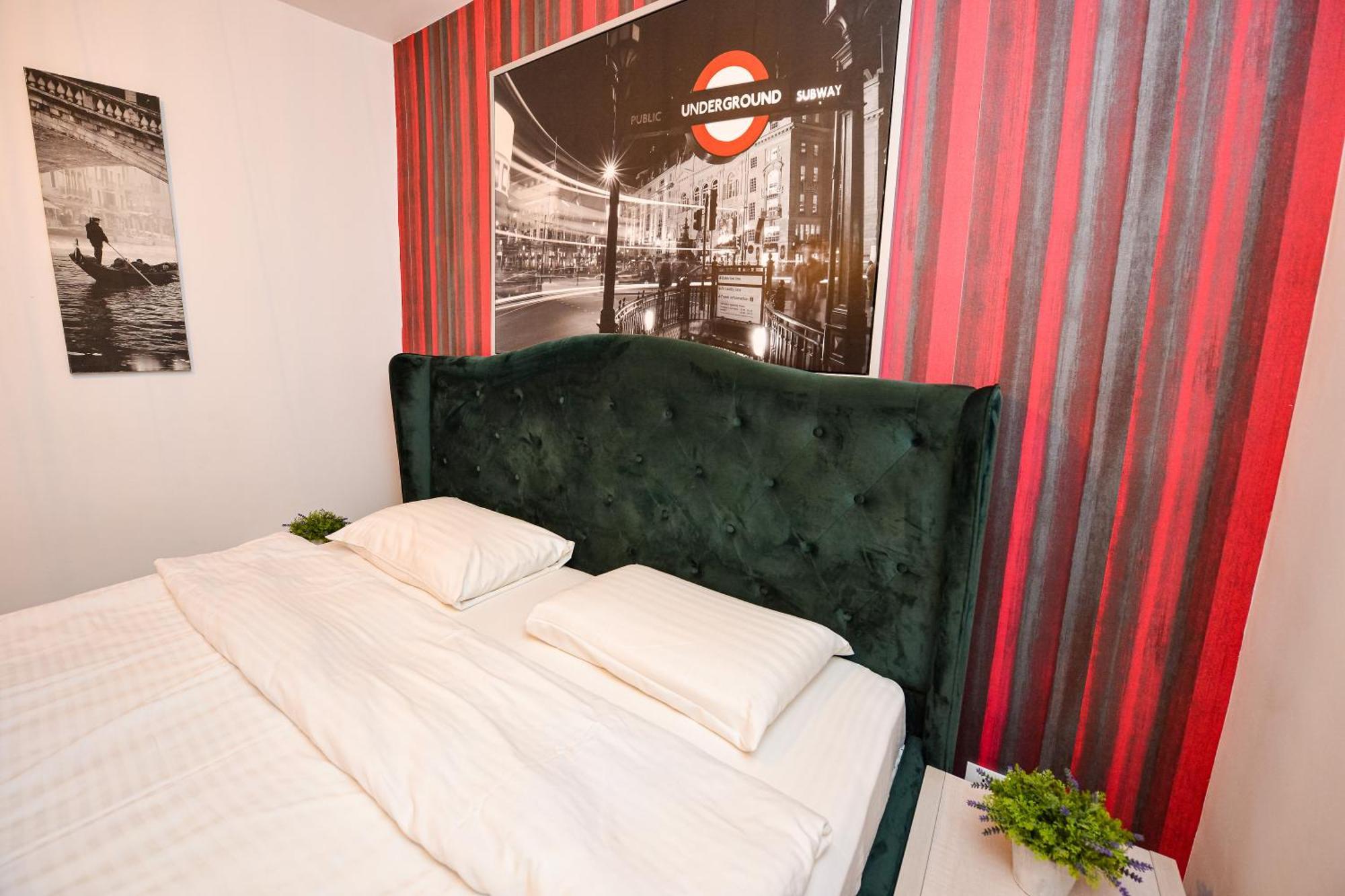 Central Unirii - Old Town Apartments Bukares Bagian luar foto