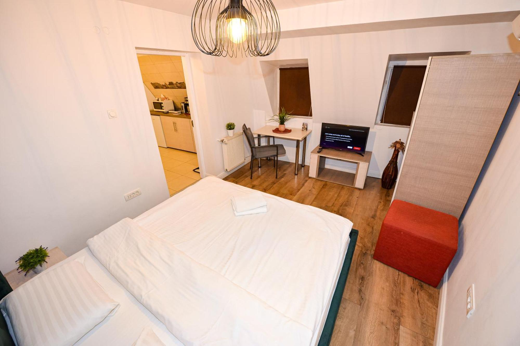 Central Unirii - Old Town Apartments Bukares Bagian luar foto